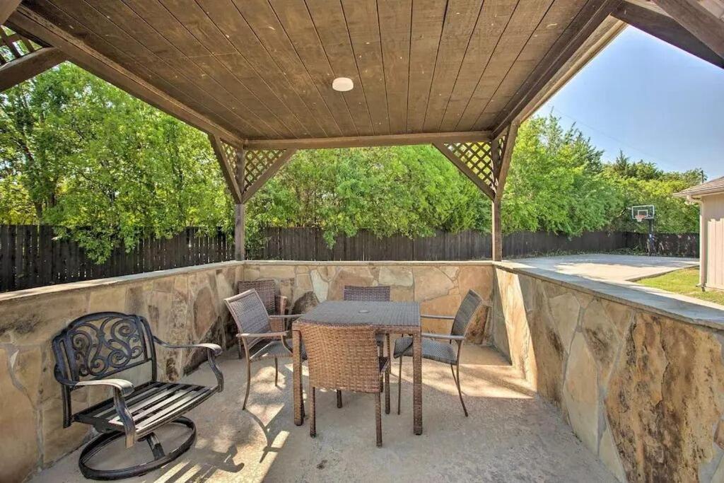 Heated Pool, Pool Table, Hot Tub, Home Theatre, Guest House, Basketball Court, Sleeps-20 Allen Εξωτερικό φωτογραφία