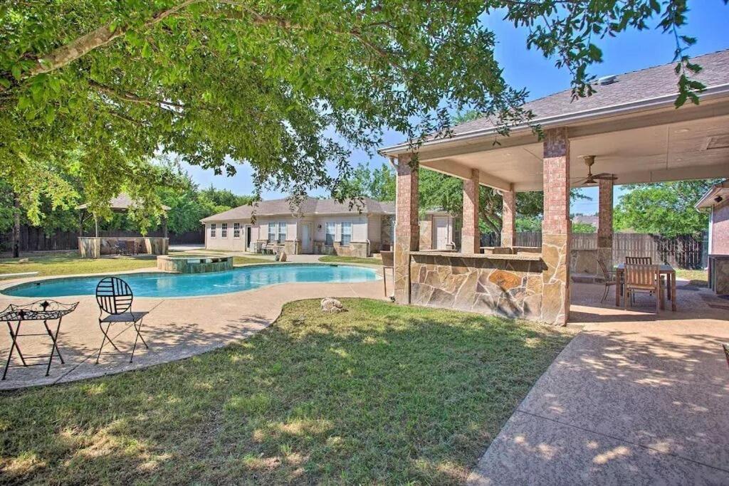 Heated Pool, Pool Table, Hot Tub, Home Theatre, Guest House, Basketball Court, Sleeps-20 Allen Εξωτερικό φωτογραφία
