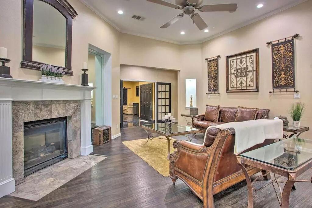 Heated Pool, Pool Table, Hot Tub, Home Theatre, Guest House, Basketball Court, Sleeps-20 Allen Εξωτερικό φωτογραφία