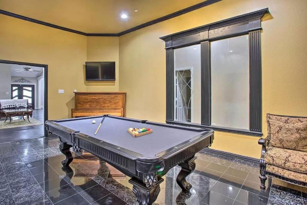 Heated Pool, Pool Table, Hot Tub, Home Theatre, Guest House, Basketball Court, Sleeps-20 Allen Εξωτερικό φωτογραφία