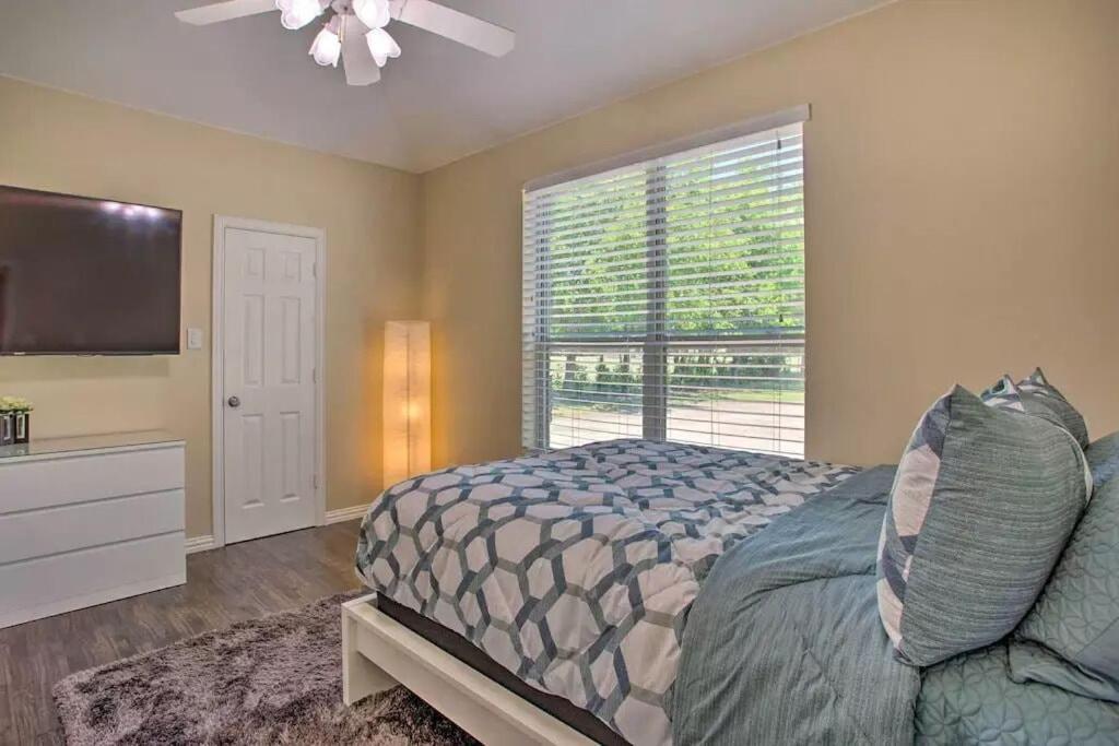 Heated Pool, Pool Table, Hot Tub, Home Theatre, Guest House, Basketball Court, Sleeps-20 Allen Εξωτερικό φωτογραφία